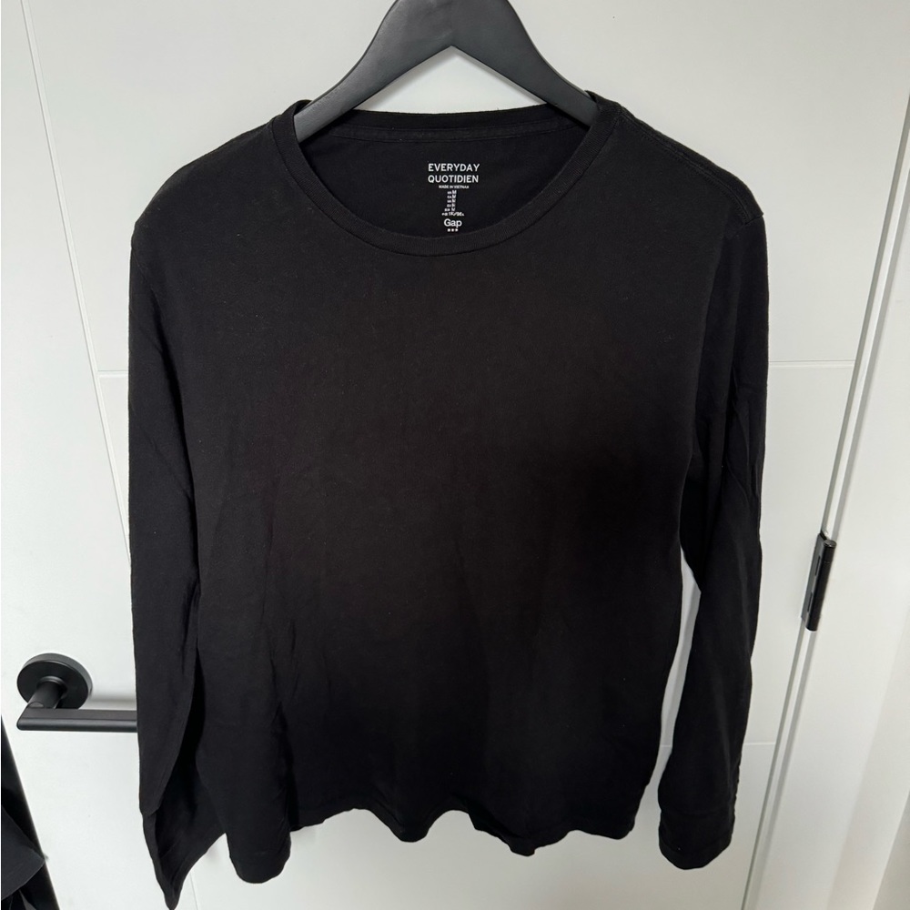 GAP long sleeve size medium